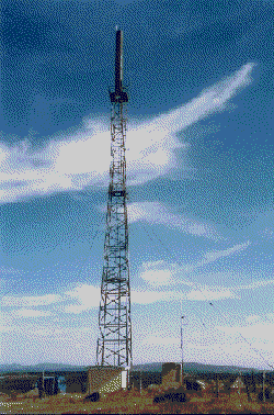 pylone f6ksm-8 a droite du grand pylone